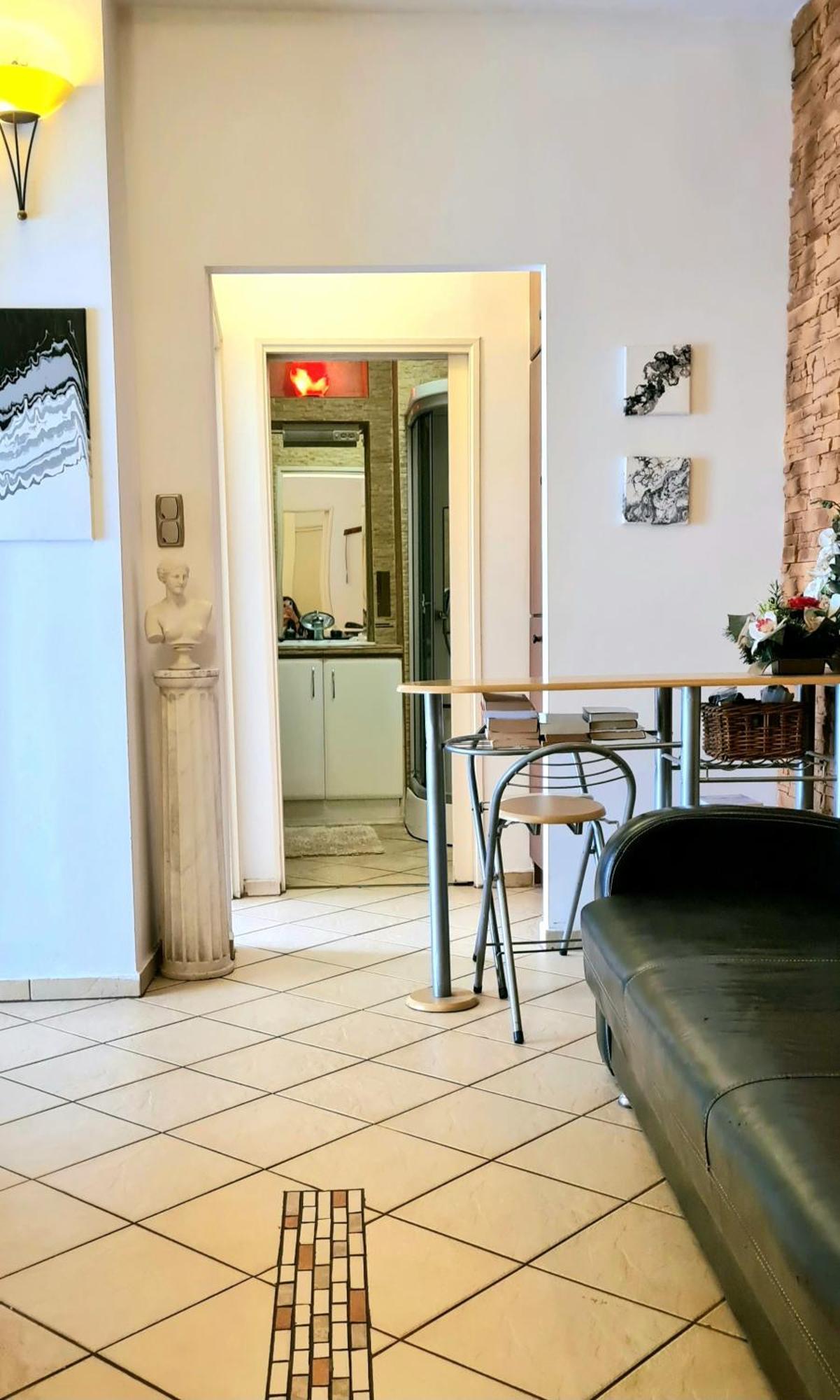 Buda Life Apartment Budapeste Exterior foto